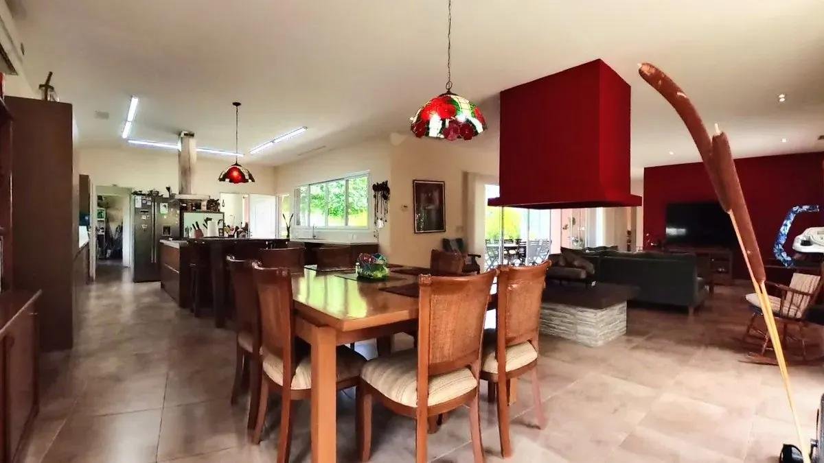 Casa en Venta Miralagos 5 ambientes