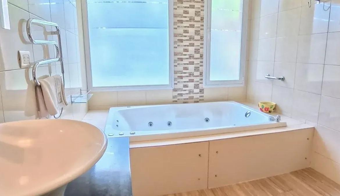 Casa en Venta Miralagos 5 ambientes