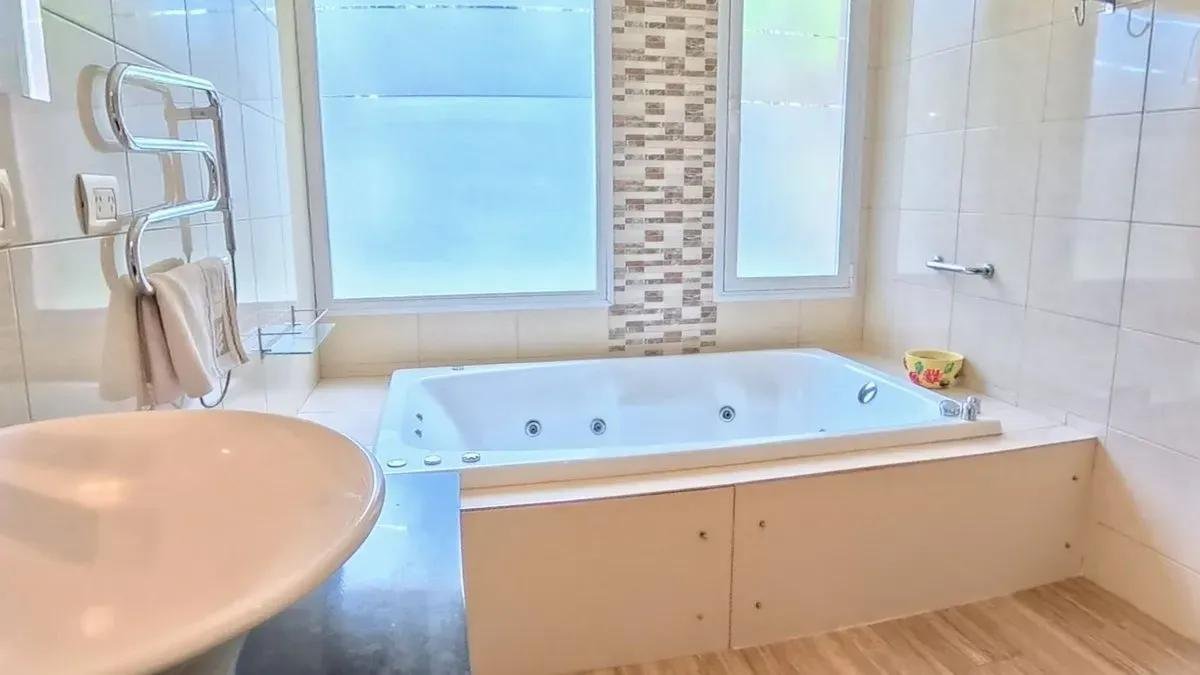 Casa en Venta Miralagos 5 ambientes