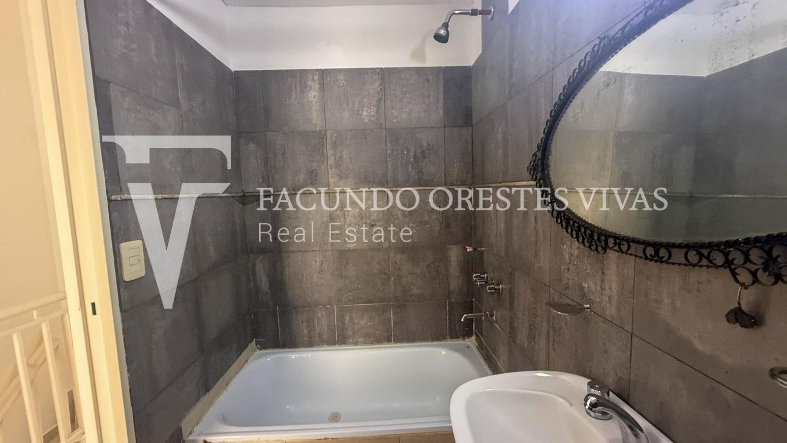 VENTA-PH-SIN EXPENSAS-ENTRADA INDEPENDIENTE-LOMAS DEL MIRADOR-