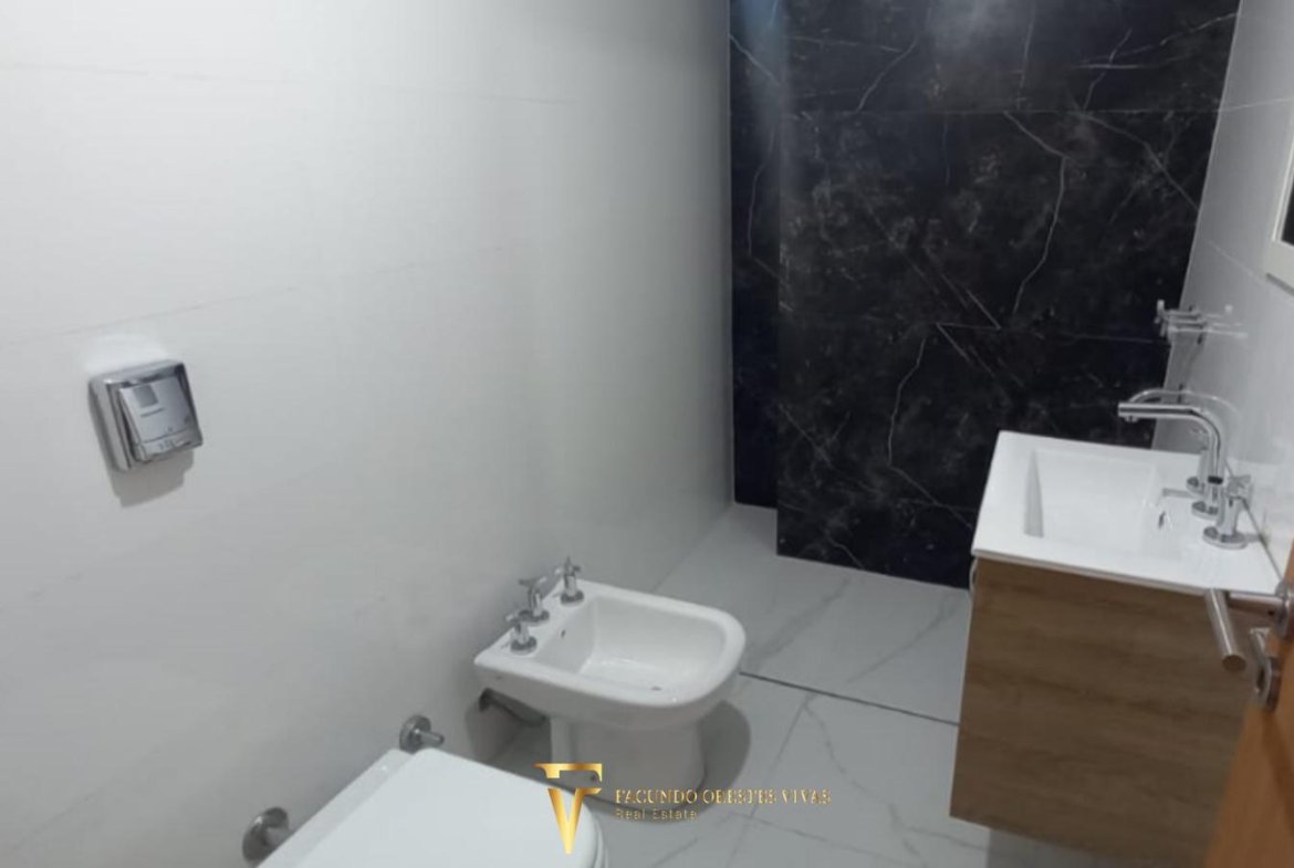 ALQUIER – MONOAMBIENTE – AIRE ACONDICIONADO – PATIO – CATEGORÍA – BARRIO NAÓN – MATADEROS