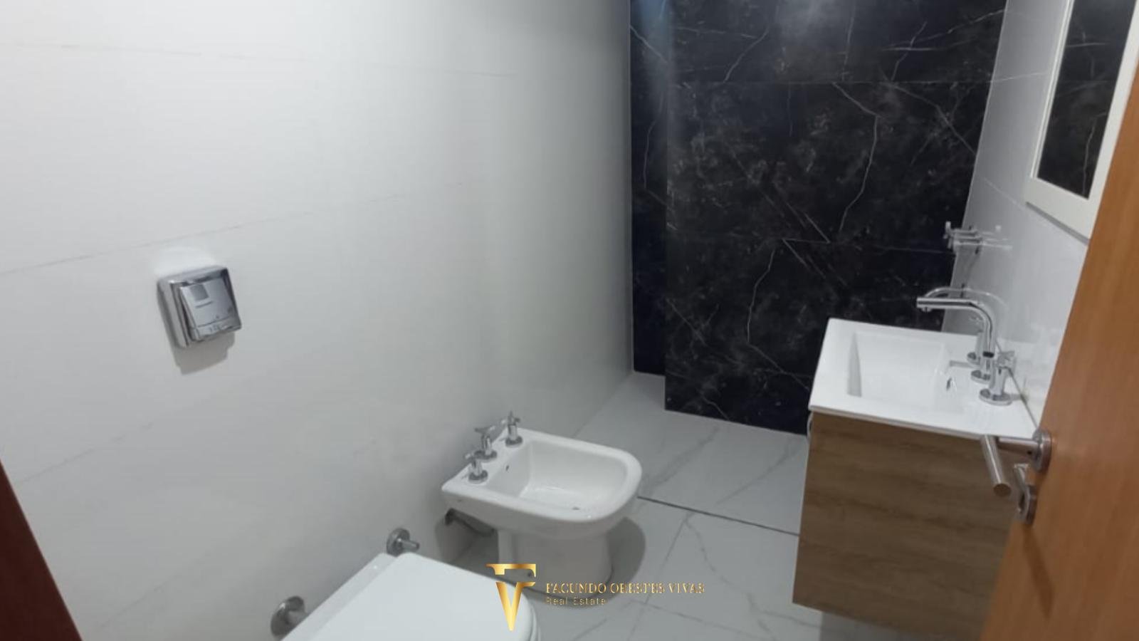ALQUIER – MONOAMBIENTE – AIRE ACONDICIONADO – PATIO – CATEGORÍA – BARRIO NAÓN – MATADEROS