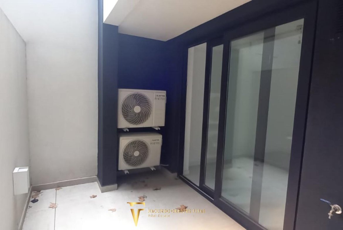 ALQUIER – MONOAMBIENTE – AIRE ACONDICIONADO – PATIO – CATEGORÍA – BARRIO NAÓN – MATADEROS