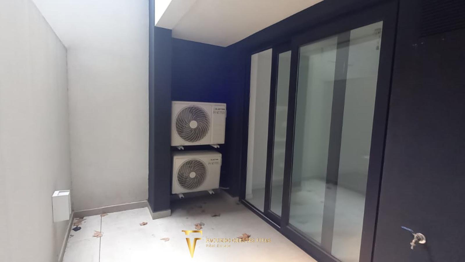 ALQUIER – MONOAMBIENTE – AIRE ACONDICIONADO – PATIO – CATEGORÍA – BARRIO NAÓN – MATADEROS