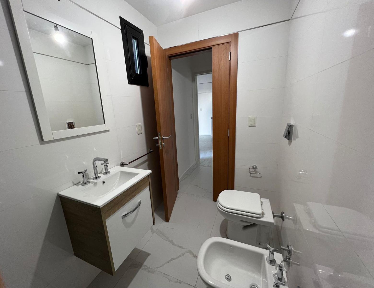 ALQUIER – MONOAMBIENTE – AIRE ACONDICIONADO – PATIO – CATEGORÍA – BARRIO NAÓN – MATADEROS
