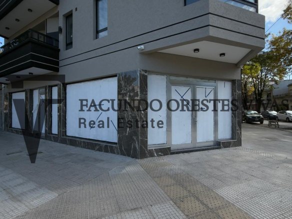 ALQUILER – DOS LOCALES – A ESTRENAR – GAS – EXCELENTE UBICACIÓN – LINIERS