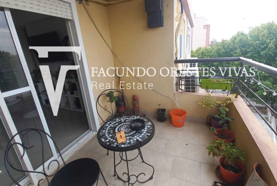 VENTA-DOS AMBIENTES-BALCON-FRENTE-PARQUE AVELLANEDA