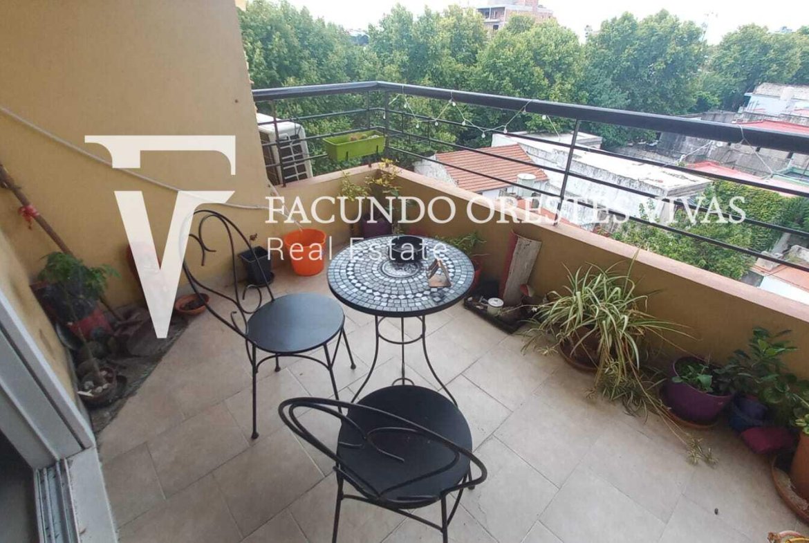 VENTA-DOS AMBIENTES-BALCON-FRENTE-PARQUE AVELLANEDA