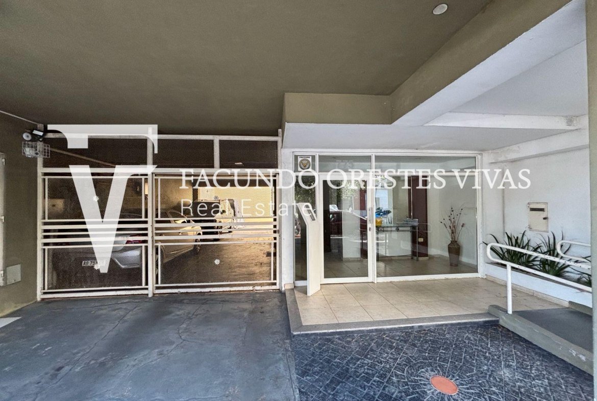 VENTA-SEMI PISO-CUATRO AMBIENTES-DORMITORIO EN SUITE-VELEZ SARFIELD
