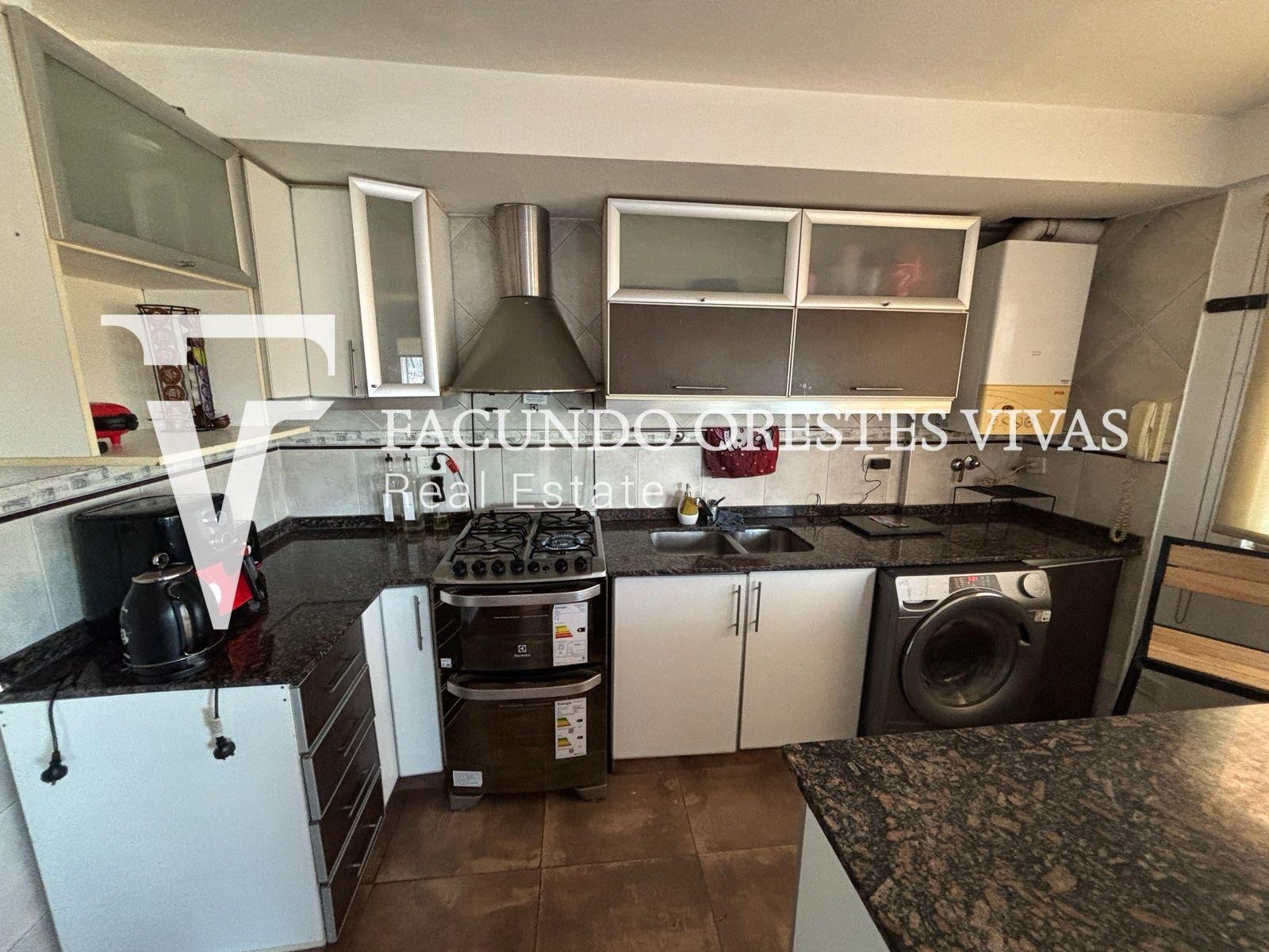 VENTA-SEMI PISO-CUATRO AMBIENTES-DORMITORIO EN SUITE-VELEZ SARFIELD