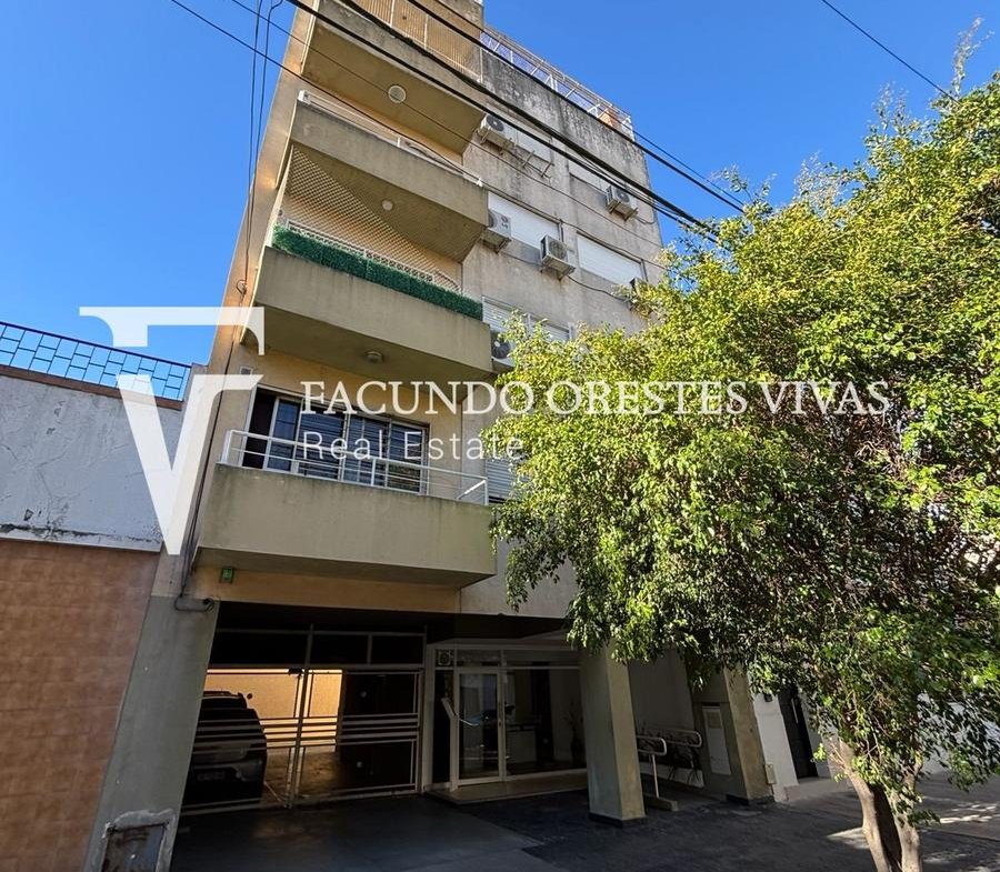 VENTA-SEMI PISO-CUATRO AMBIENTES-DORMITORIO EN SUITE-VELEZ SARFIELD