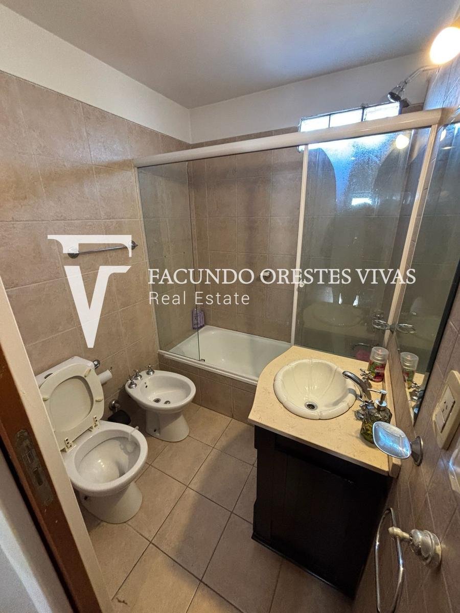 VENTA-SEMI PISO-CUATRO AMBIENTES-DORMITORIO EN SUITE-VELEZ SARFIELD