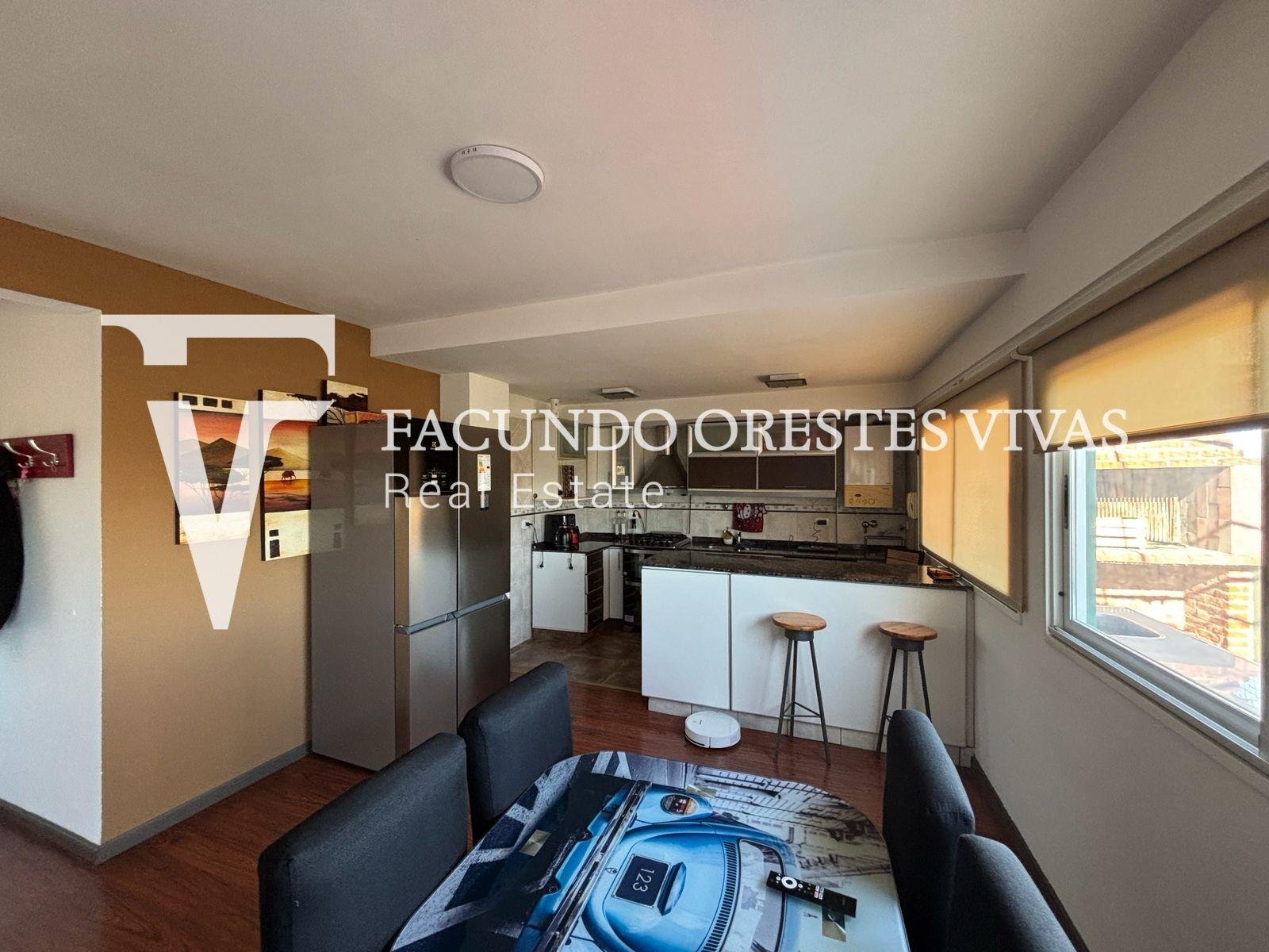 VENTA-SEMI PISO-CUATRO AMBIENTES-DORMITORIO EN SUITE-VELEZ SARFIELD