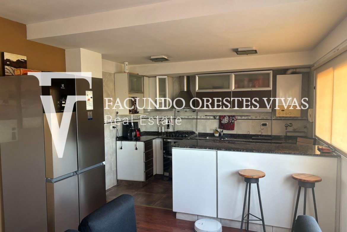 VENTA-SEMI PISO-CUATRO AMBIENTES-DORMITORIO EN SUITE-VELEZ SARFIELD