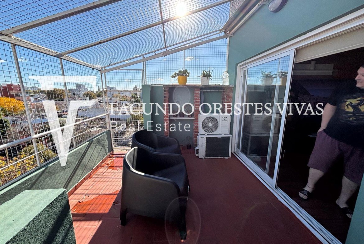 VENTA-SEMI PISO-CUATRO AMBIENTES-DORMITORIO EN SUITE-VELEZ SARFIELD