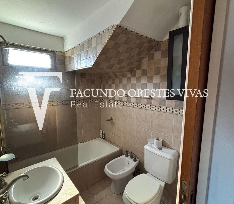 VENTA-SEMI PISO-CUATRO AMBIENTES-DORMITORIO EN SUITE-VELEZ SARFIELD