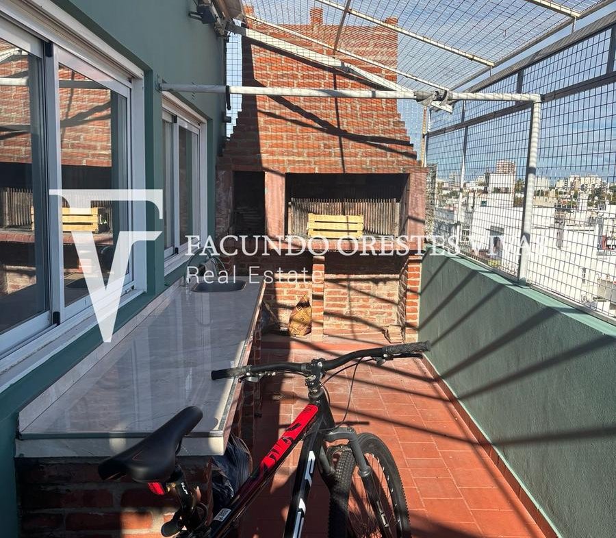 VENTA-SEMI PISO-CUATRO AMBIENTES-DORMITORIO EN SUITE-VELEZ SARFIELD
