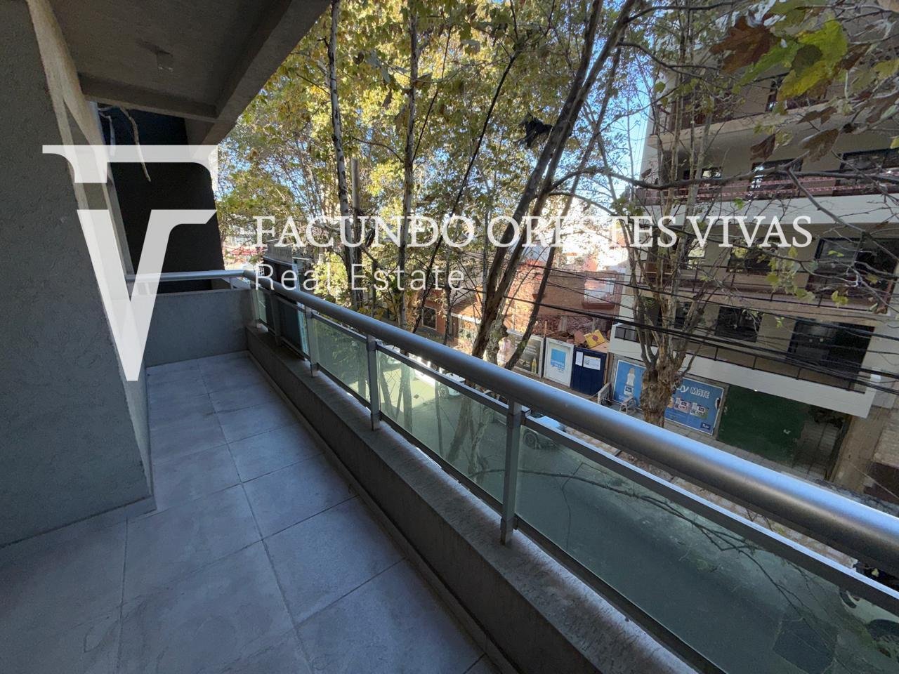 VENTA- TRES AMBIENTES-FRENTE-BALCON-A ESTRENAR-MATADEROS