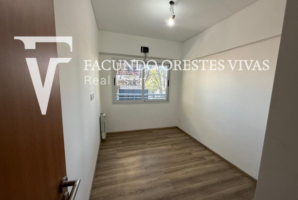 VENTA- TRES AMBIENTES-FRENTE-BALCON-A ESTRENAR-MATADEROS