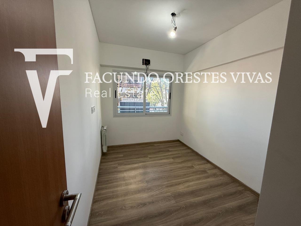 VENTA- TRES AMBIENTES-FRENTE-BALCON-A ESTRENAR-MATADEROS