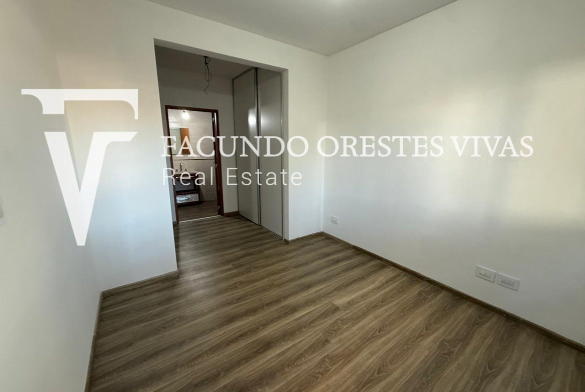 VENTA- TRES AMBIENTES-FRENTE-BALCON-A ESTRENAR-MATADEROS
