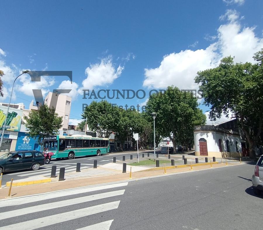 Venta Casa y Local 3 Ambientes Lote Propio