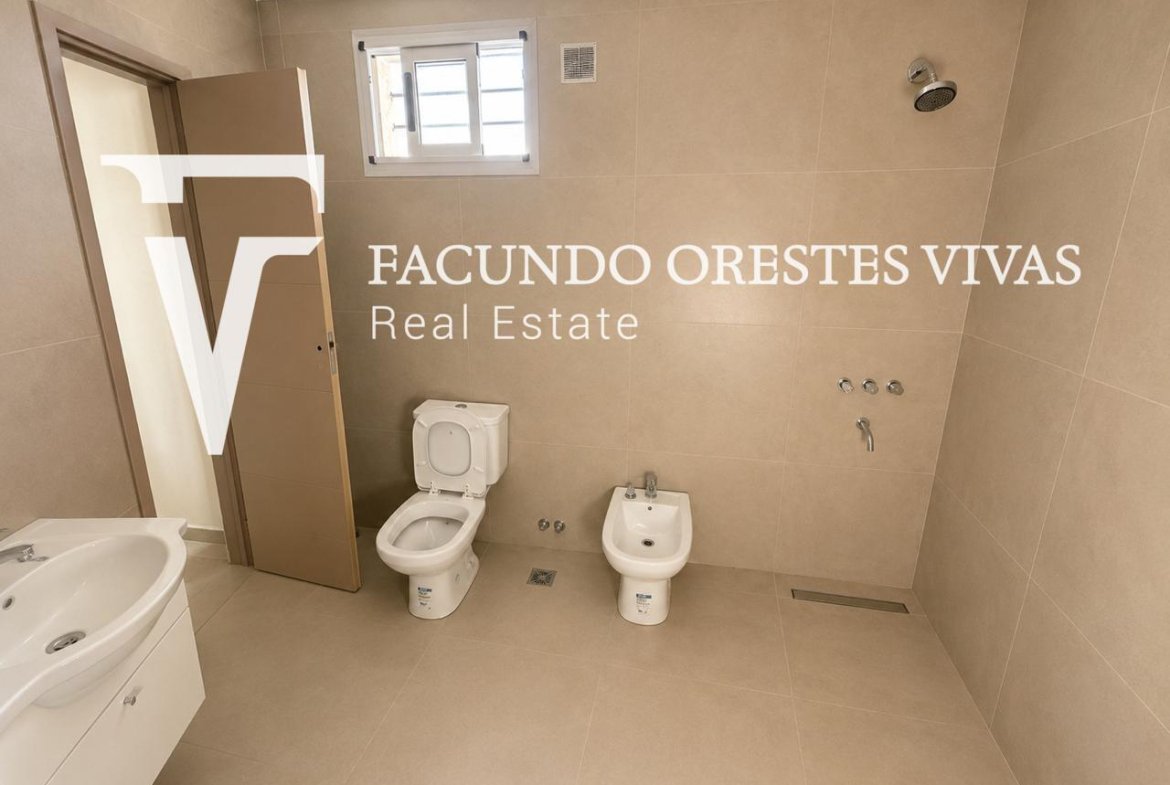 VENTA-PH-TRES AMBIENTES-FRENTE-SIN EXPENSAS-LINIERS