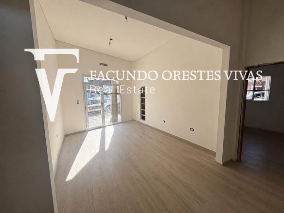 VENTA-PH-TRES AMBIENTES-FRENTE-SIN EXPENSAS-LINIERS