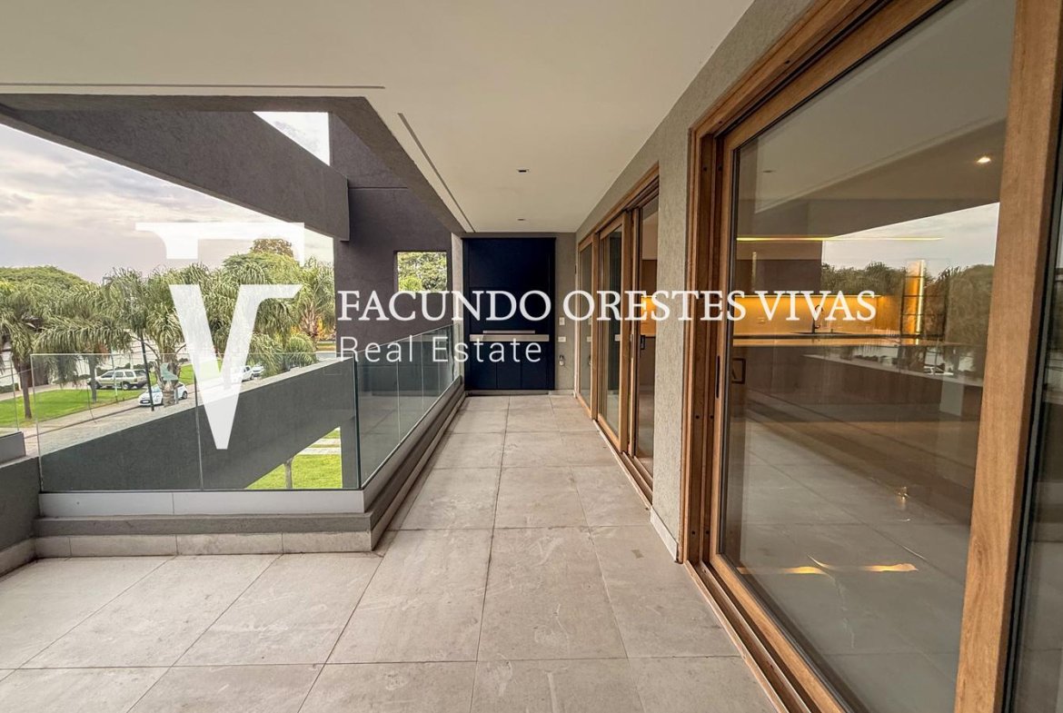 VENTA-CUATRO AMBIENTES-CATEGORIA-EXCLUSIVO-BALCON ATERRAZADO-COCHERA-BARRIO NAON