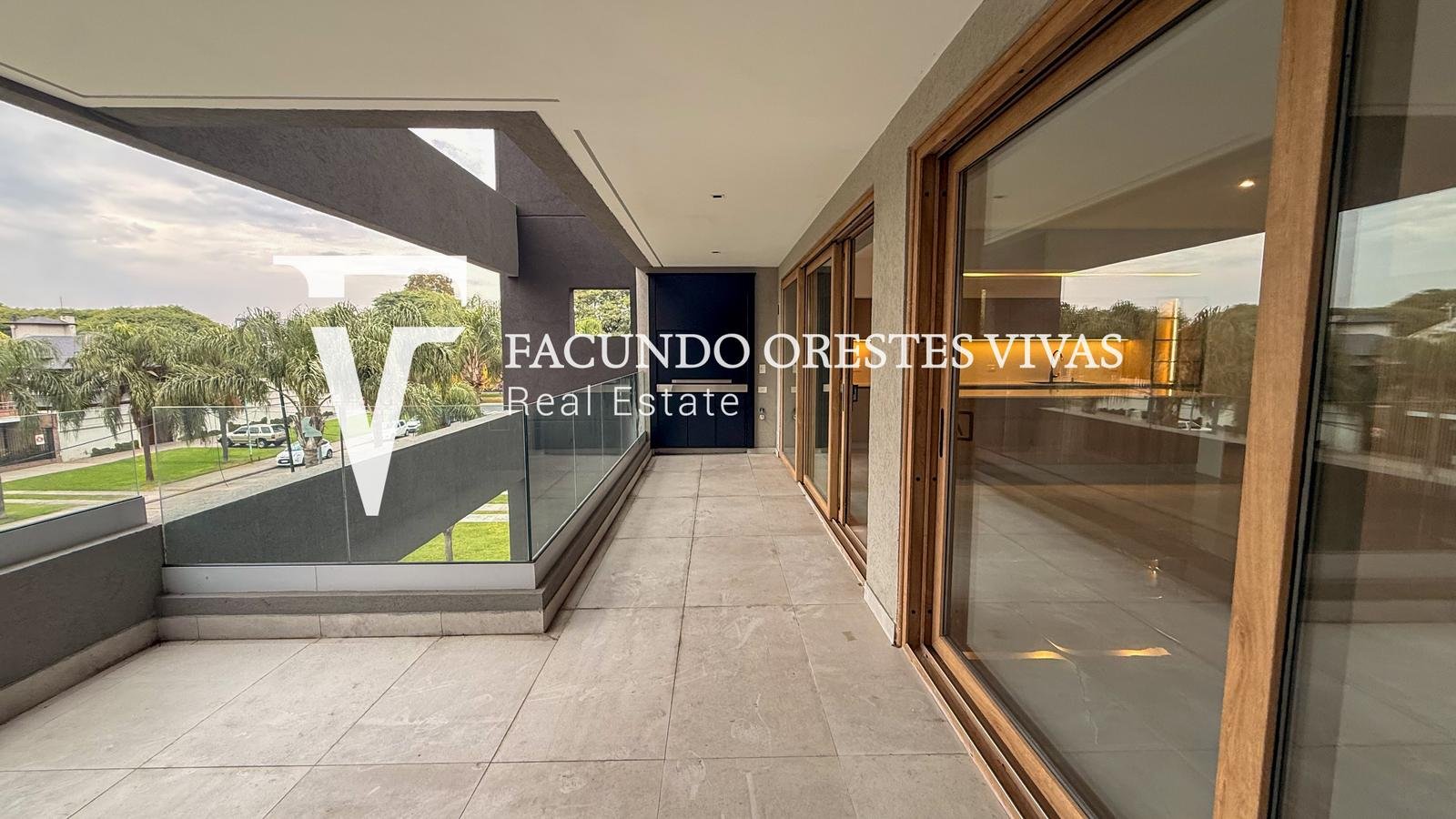 VENTA-CUATRO AMBIENTES-CATEGORIA-EXCLUSIVO-BALCON ATERRAZADO-COCHERA-BARRIO NAON