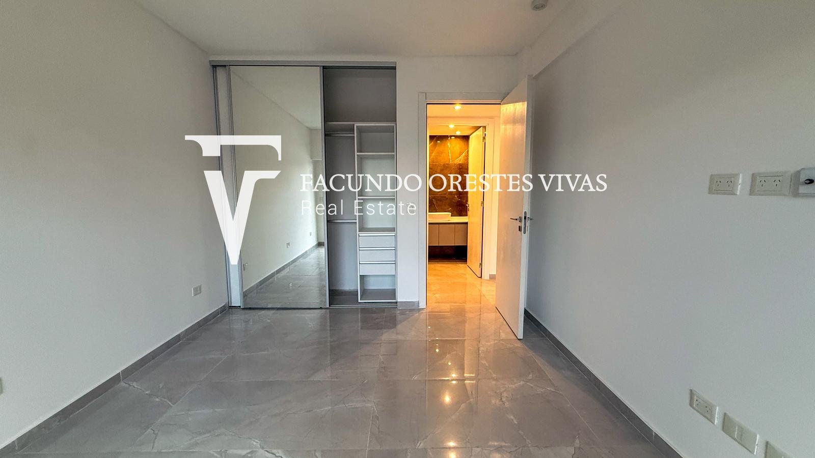 VENTA-CUATRO AMBIENTES-CATEGORIA-EXCLUSIVO-BALCON ATERRAZADO-COCHERA-BARRIO NAON