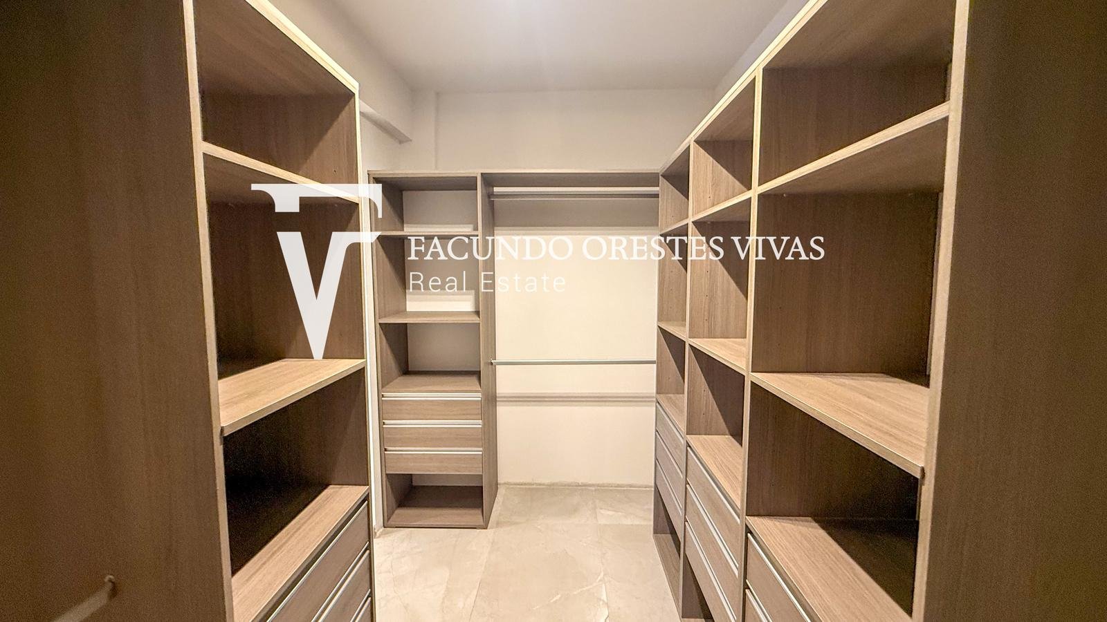 VENTA-CUATRO AMBIENTES-CATEGORIA-EXCLUSIVO-BALCON ATERRAZADO-COCHERA-BARRIO NAON