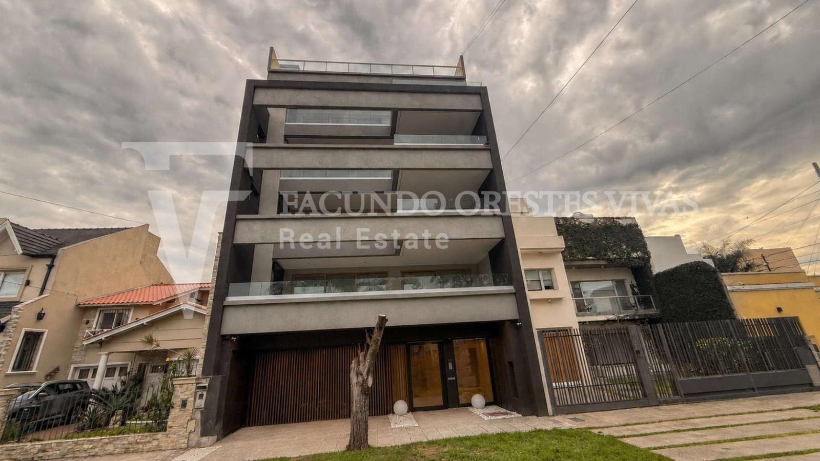 VENTA-CUATRO AMBIENTES-CATEGORIA-EXCLUSIVO-BALCON ATERRAZADO-COCHERA-BARRIO NAON