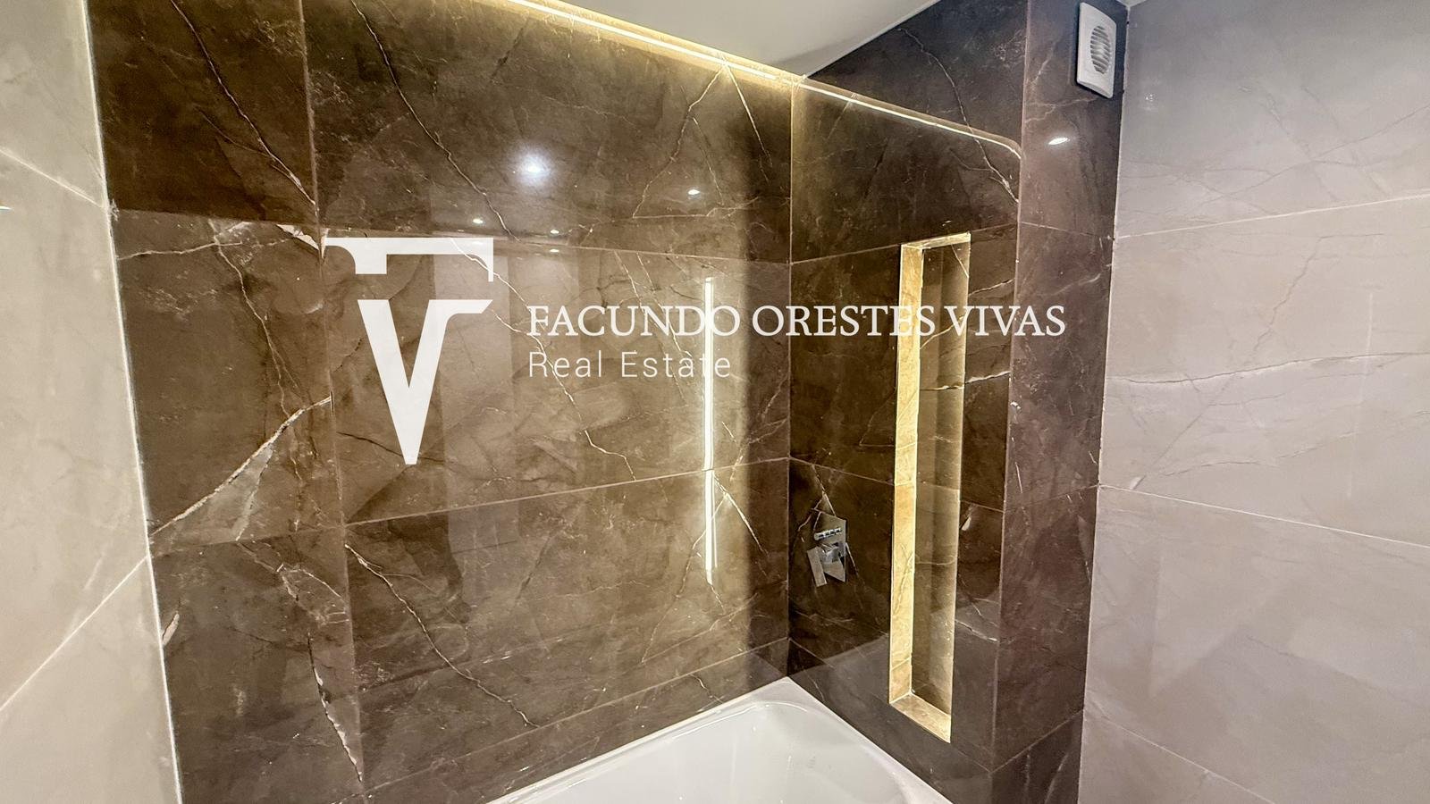 VENTA-CUATRO AMBIENTES-CATEGORIA-EXCLUSIVO-BALCON ATERRAZADO-COCHERA-BARRIO NAON