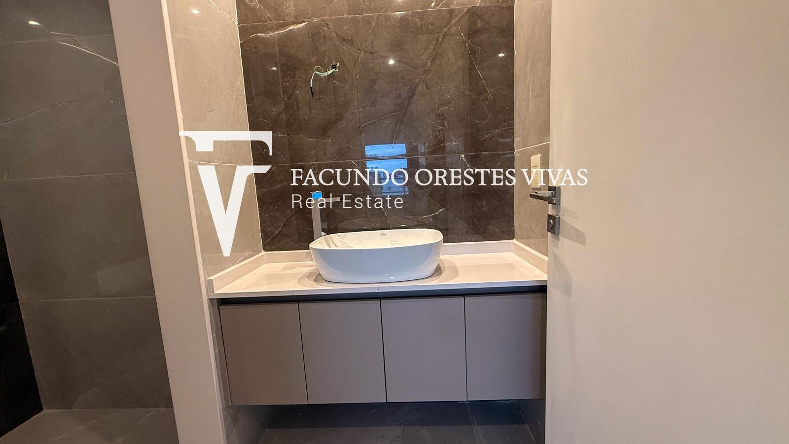 VENTA-CUATRO AMBIENTES-CATEGORIA-EXCLUSIVO-BALCON ATERRAZADO-COCHERA-BARRIO NAON