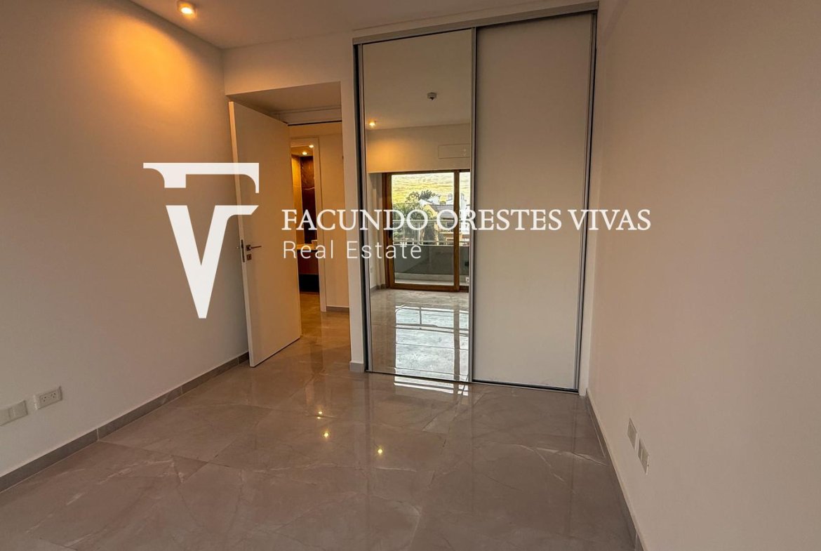 VENTA-CUATRO AMBIENTES-CATEGORIA-EXCLUSIVO-BALCON ATERRAZADO-COCHERA-BARRIO NAON