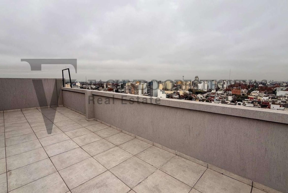 VENTA – DEPARTAMENTO – TRES AMBIENTES – MATADEROS – BALCON