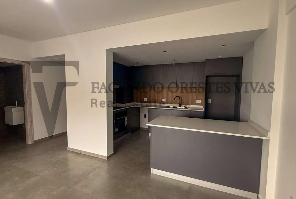 VENTA – DEPARTAMENTO – TRES AMBIENTES – MATADEROS – BALCON