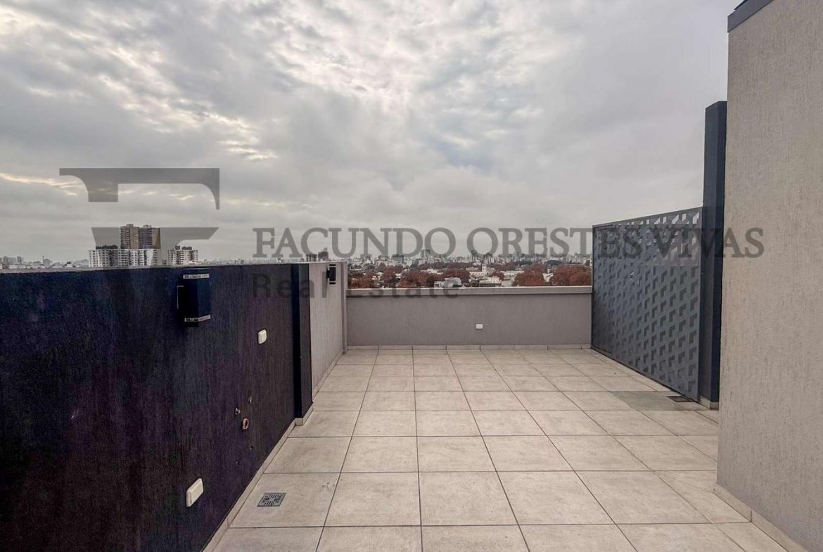 VENTA – DEPARTAMENTO – TRES AMBIENTES – MATADEROS – BALCON