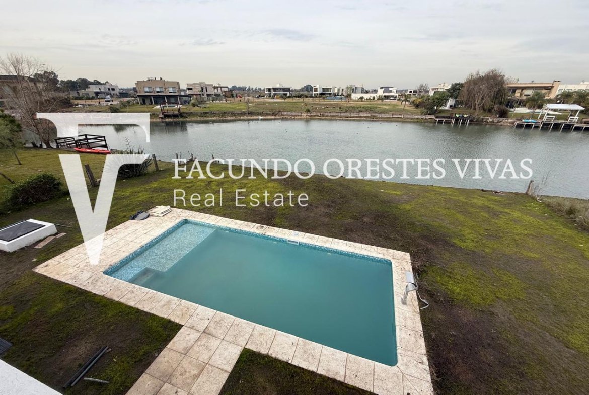 VENTA- CASA- CINCO AMBIENTES-CAYEGORIA-PARRILLA-PILETA-BALCON ATERRAZADO-LAGOS DE CANNING-