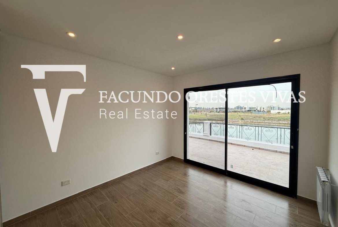 VENTA- CASA- CINCO AMBIENTES-CAYEGORIA-PARRILLA-PILETA-BALCON ATERRAZADO-LAGOS DE CANNING-
