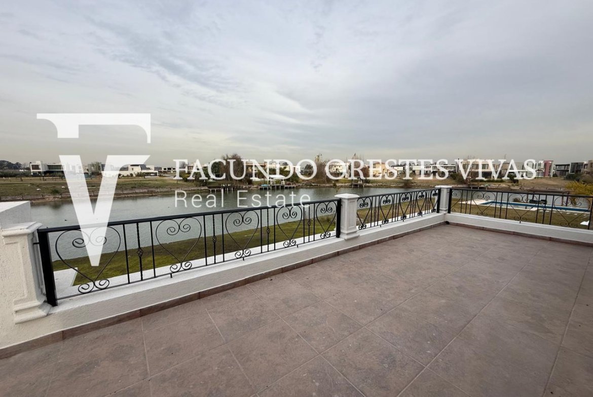VENTA- CASA- CINCO AMBIENTES-CAYEGORIA-PARRILLA-PILETA-BALCON ATERRAZADO-LAGOS DE CANNING-