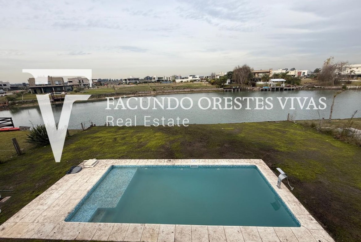 VENTA- CASA- CINCO AMBIENTES-CAYEGORIA-PARRILLA-PILETA-BALCON ATERRAZADO-LAGOS DE CANNING-