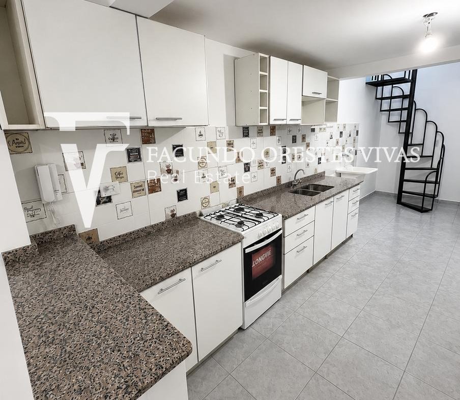 VENTA – PH – TRES AMBIENTES – ENTRADA INDEPENDIENTE – SIN EXPENSAS – LINIERS