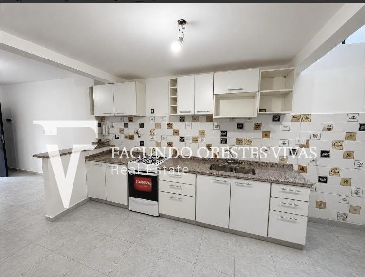 VENTA – PH – TRES AMBIENTES – ENTRADA INDEPENDIENTE – SIN EXPENSAS – LINIERS