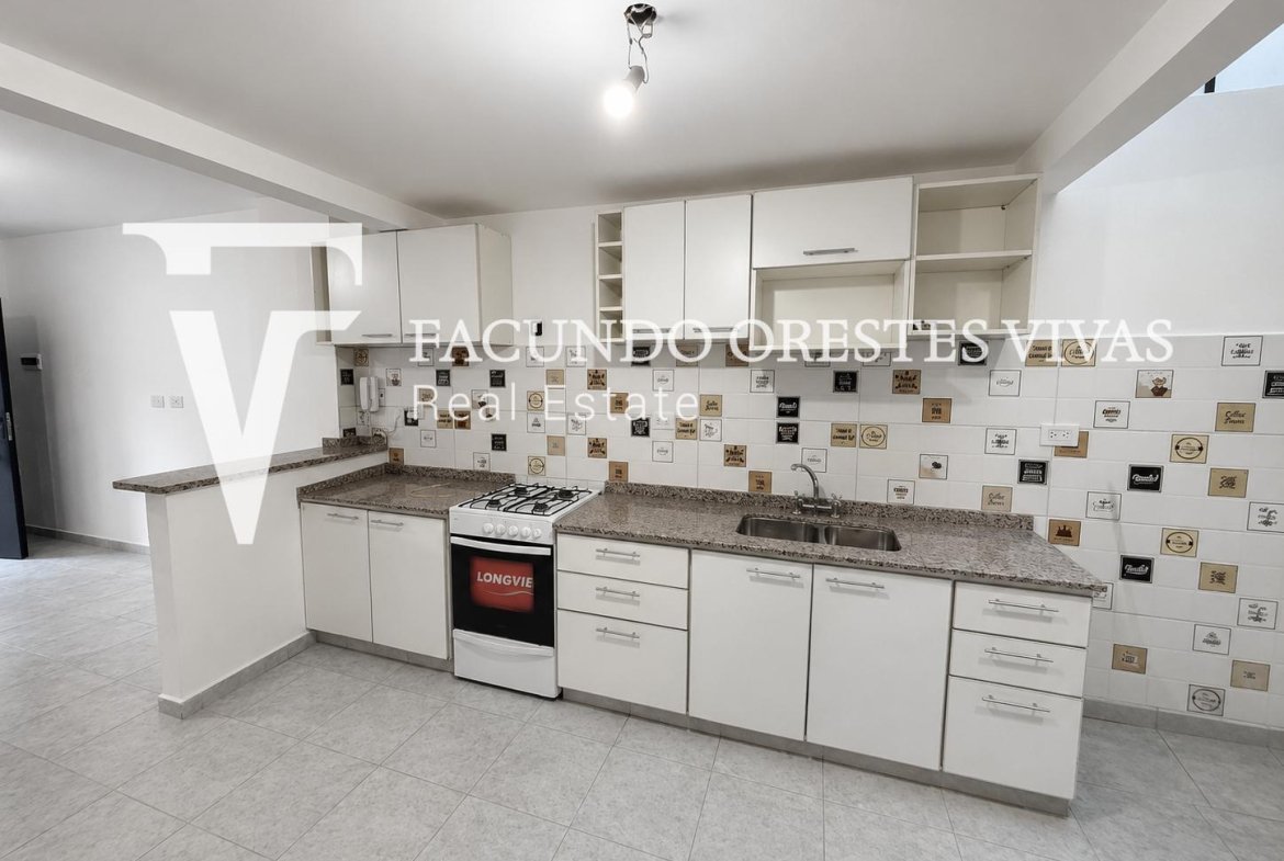 VENTA – PH – TRES AMBIENTES – ENTRADA INDEPENDIENTE – SIN EXPENSAS – LINIERS