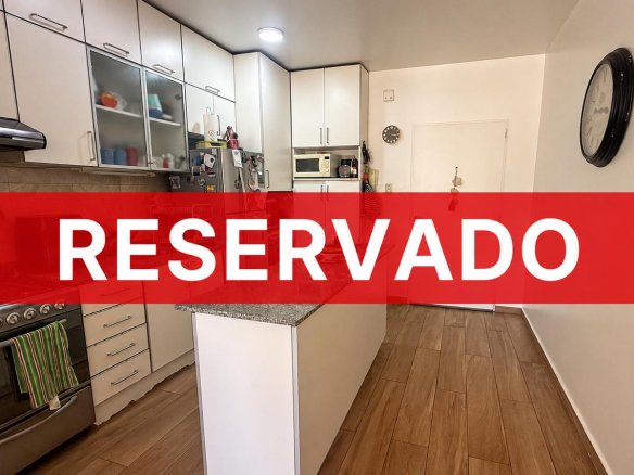 VENTA-DEPARTAMENTO-TRES AMBIENTES-BALCON-FLORES