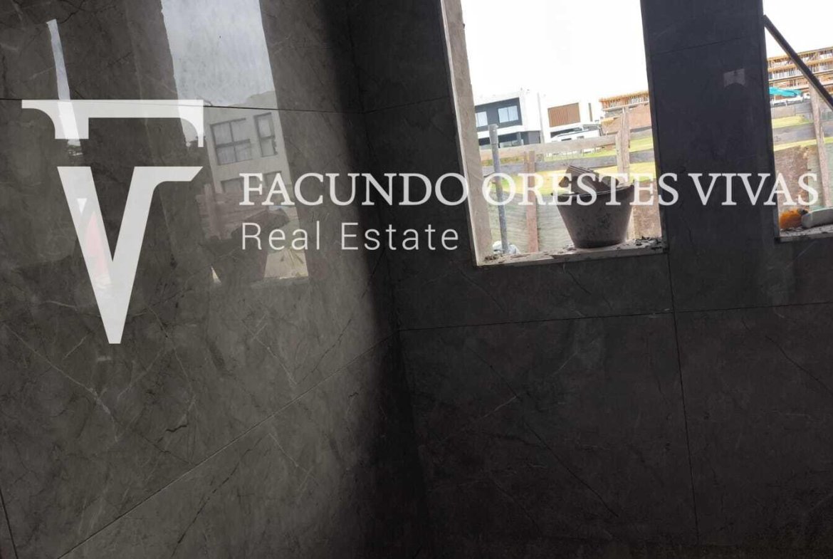 VENTA-CASA- CUATRO AMBIENTES-A ESTRENAR-PERMUTA-FINANCIACION-PISCINA-CANNING CHICO-