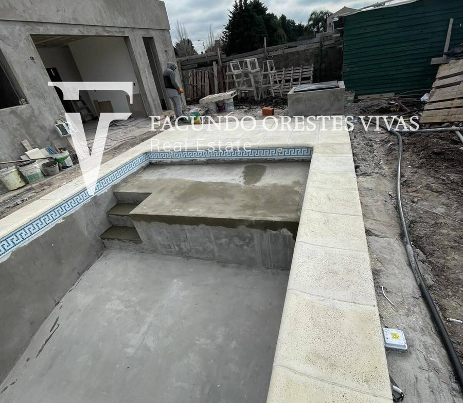 VENTA-CASA- CUATRO AMBIENTES-A ESTRENAR-PERMUTA-FINANCIACION-PISCINA-CANNING CHICO-