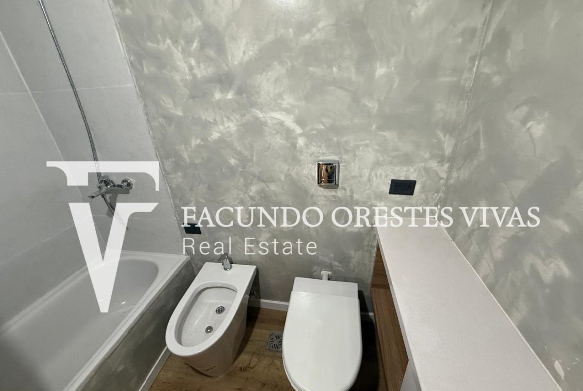 VENTA-DEPARTAMENTO-CUATRO AMBIENTES-PARILLA-BALCON-COCHERA-FRENTE-CATEGORIA-LINIERS